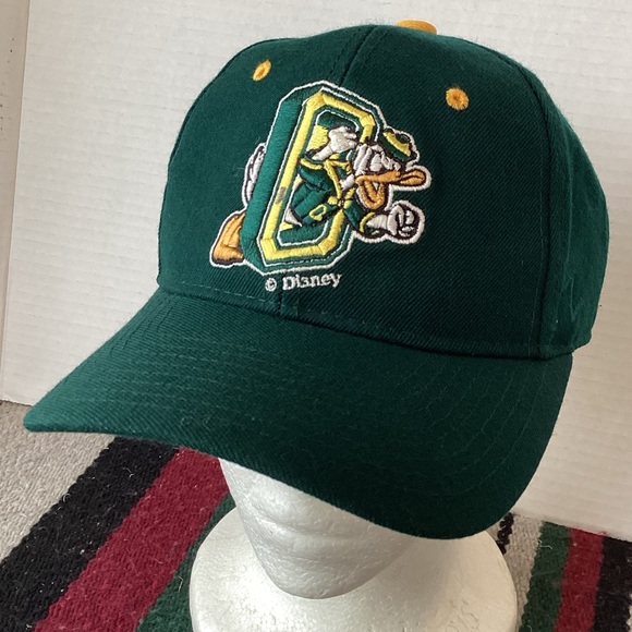 Zephyr Other - Zephyr Oregon ducks Fitted Hat Size 7 1/8 vintage retro Donald Duck